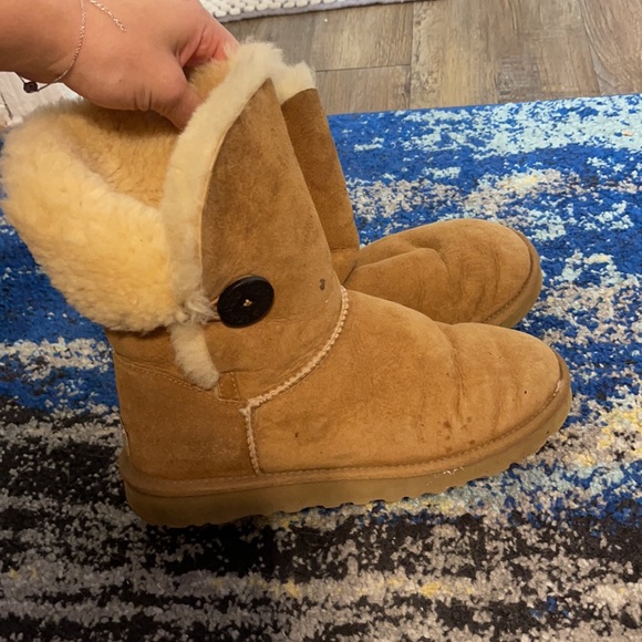 Short UGG Boot with Button - Picture 2 of 3